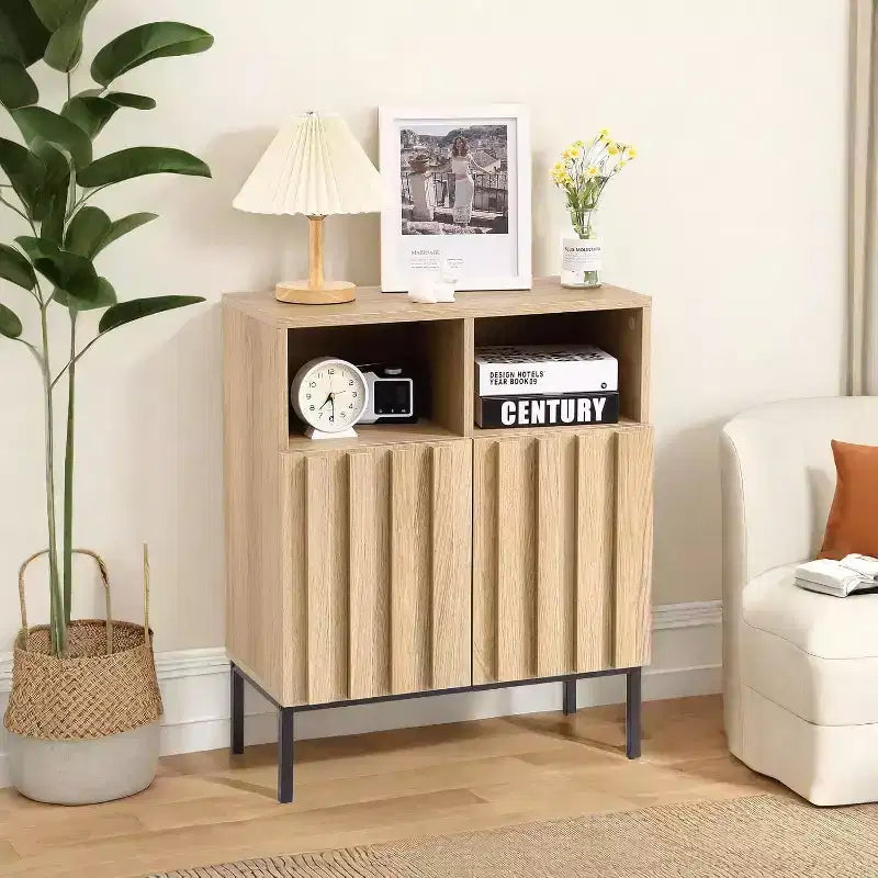 Buffet 23,6" avec portes cannelées et rangement, Buffet de salle à manger avec portes cannelées et pieds en métal