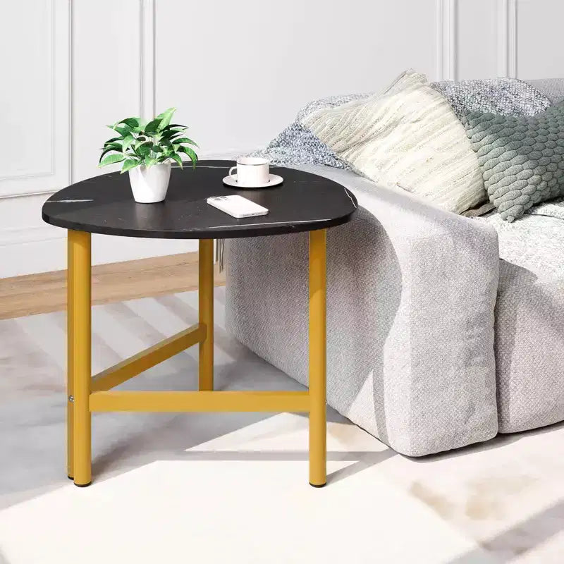 Lot de 2 tables basses triangulaires Costway avec pieds en métal - Tables basses industrielles pour salon