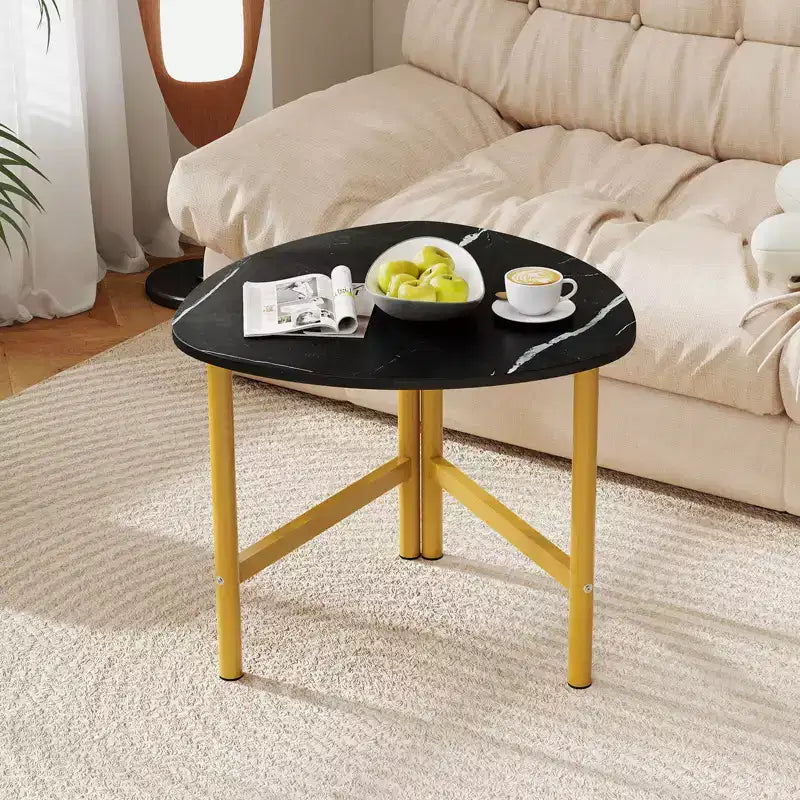 Lot de 2 tables basses triangulaires Costway avec pieds en métal - Tables basses industrielles pour salon
