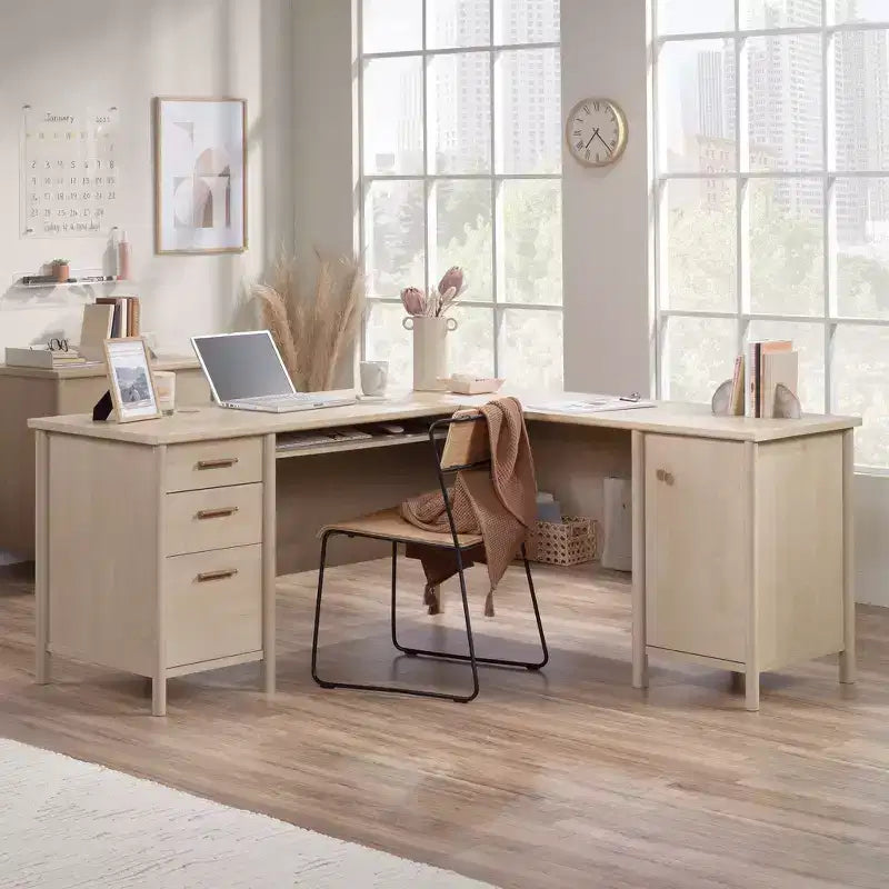 Bureau d'angle Whitaker Point en érable naturel - Sauder : Bureau de direction avec tiroirs, tablette clavier, passe-câbles : Style de transition