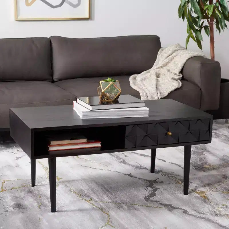 Table basse avec étagère ouverte et tiroir sculpté, finition noyer